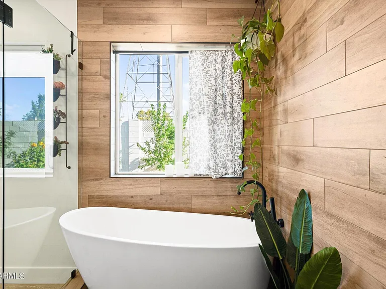 1027 W Peralta Ave — Photo 45