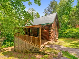 2389 Misty Ln, Sevierville, TN 37876