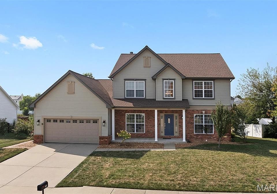 1st image of 923 Saint Nicholas Dr