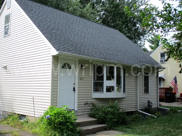 1845 Barclay St N, Maplewood, MN 55109