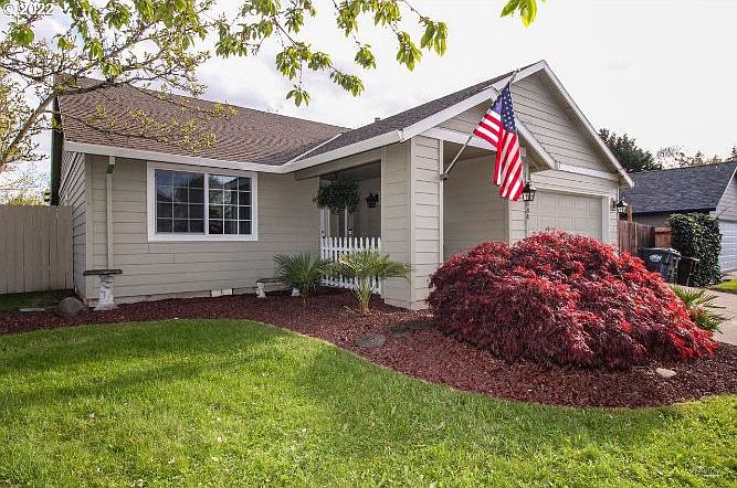 1st image of 4884 SE Stewart Ct