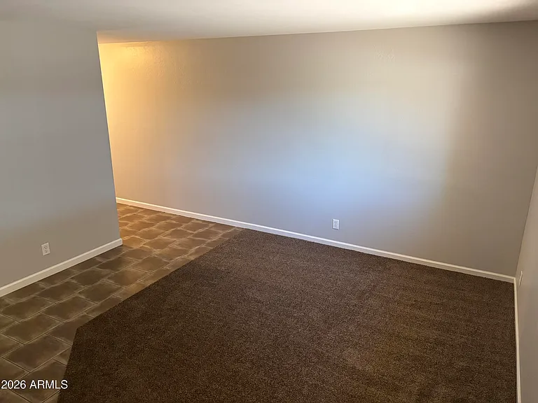 315 N Horne #315 — Photo 2