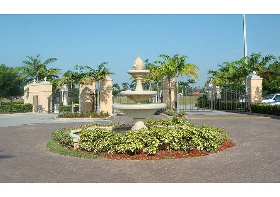Building Photo - Bonita Pointe
