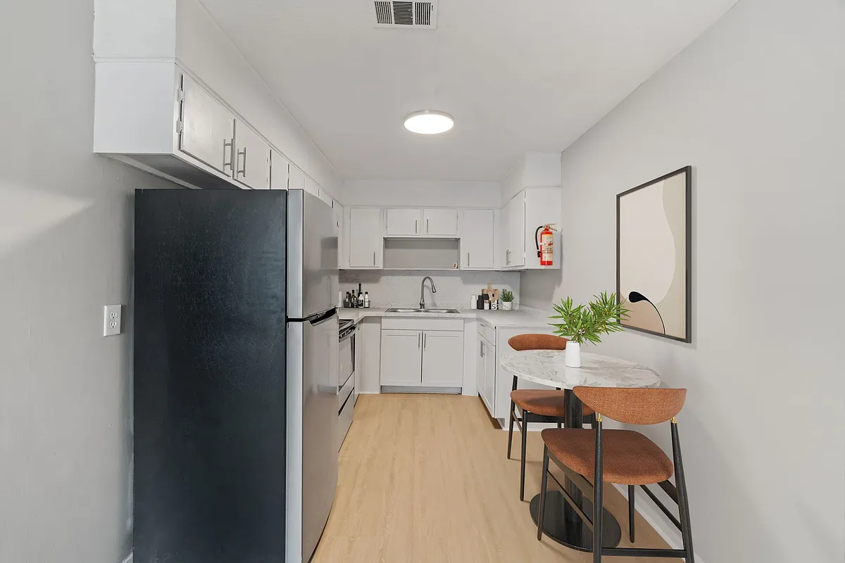 Building Photo - Cedarwood Apartments