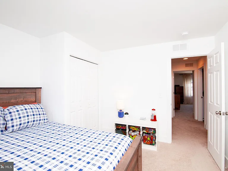 313 Estate Dr — Photo 3