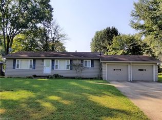 2852 Greenridge Rd, Barberton, OH 44203