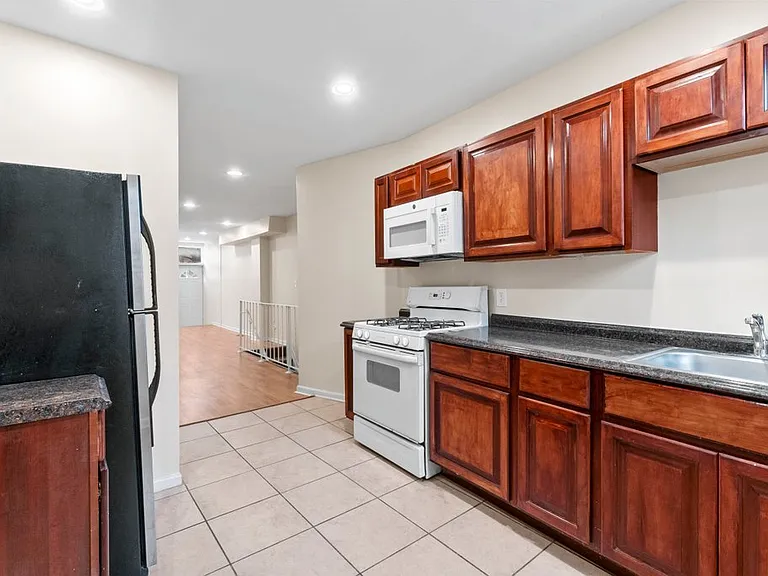 428 E Lorraine Ave #1 — Photo 14