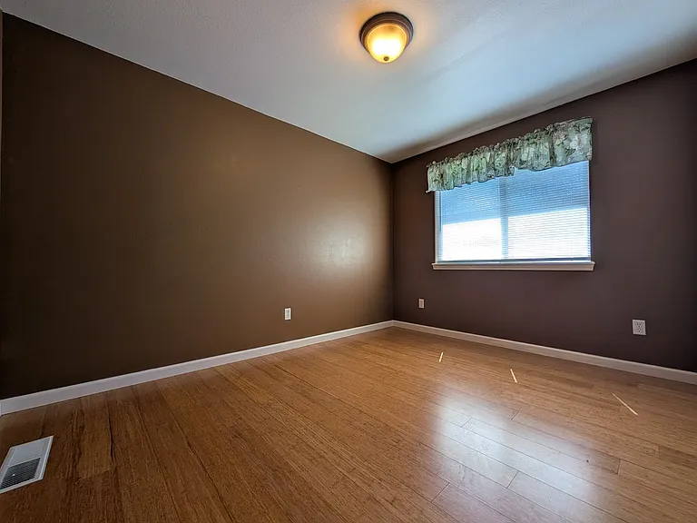 3657 Westleigh St — Photo 17