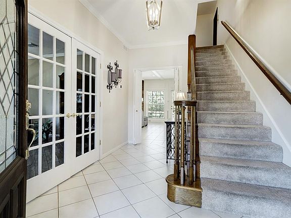 3rd image of 3611 Deerbrook Dr