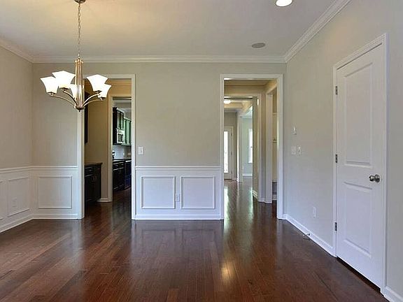 Open & spacious dining room
