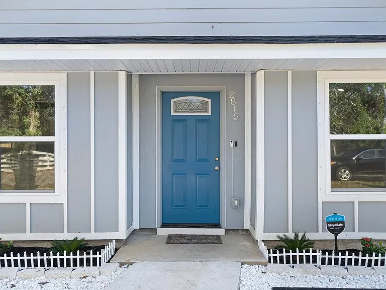 2815 W Lloyd St — Photo 10