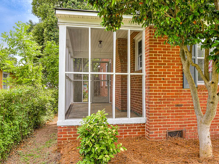 2066 Greene St — Photo 26