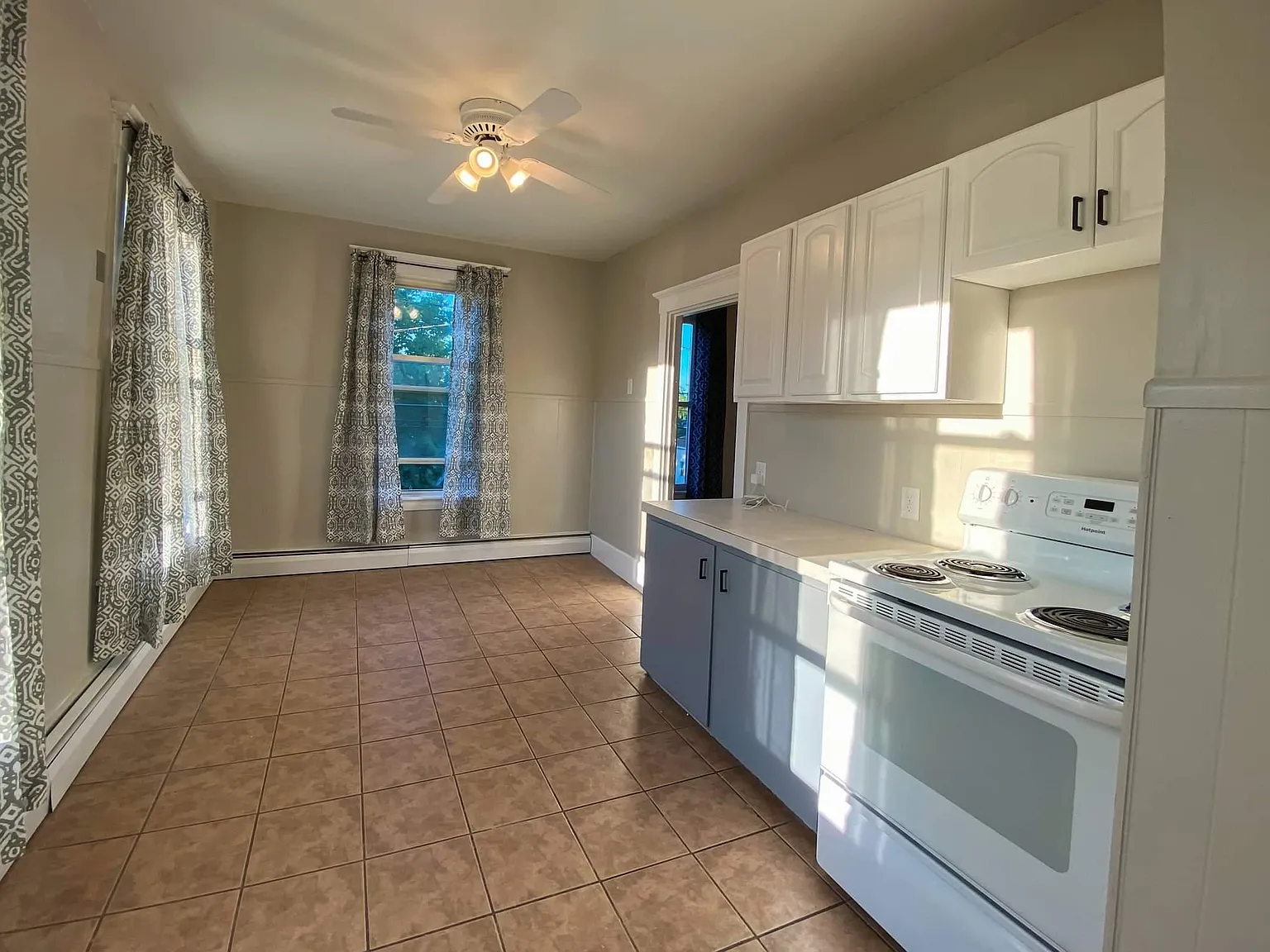 176 Pool St — Photo 2