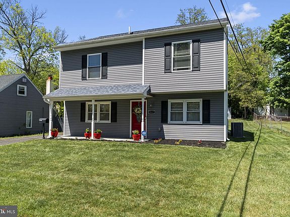 2nd image of 802 Rennard Ln