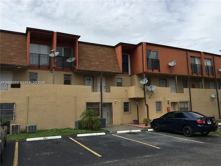 315 NW 109th Ave #207 — Photo 4
