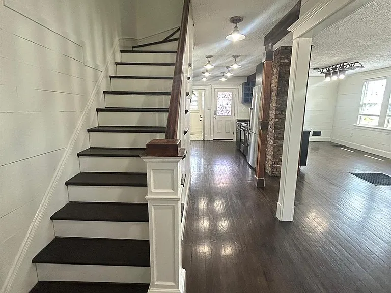 272 Lake Ave — Photo 11