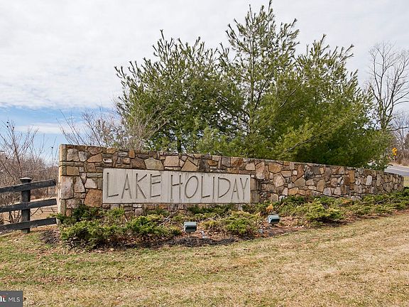 2nd image of 115 Eagle Dr