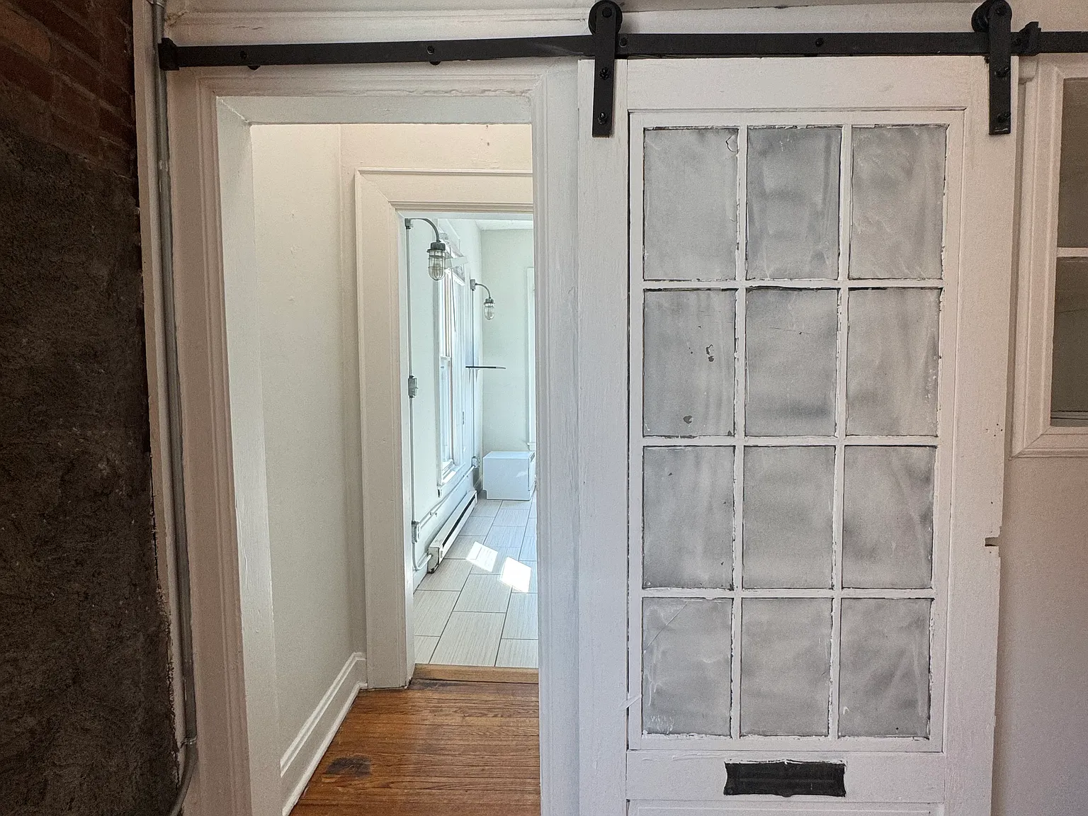 Studio, 400 sqft, $900 — Photo 4