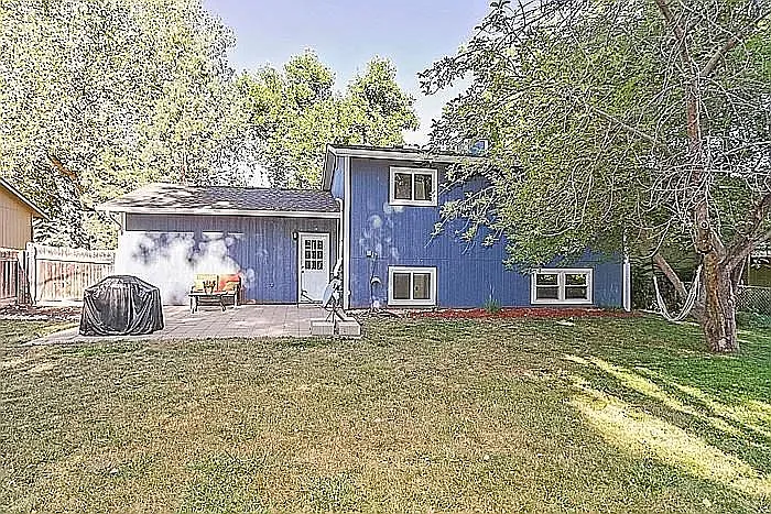 2452 Stover St — Photo 12