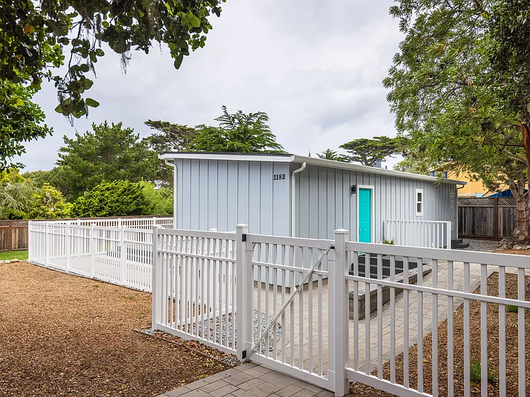 1182 Jewell Ave — Photo 16
