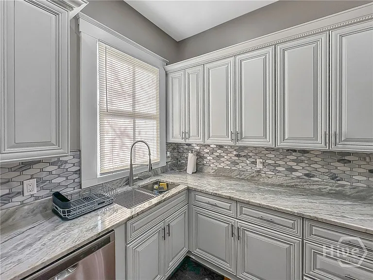 306 W 42nd St #A — Photo 11