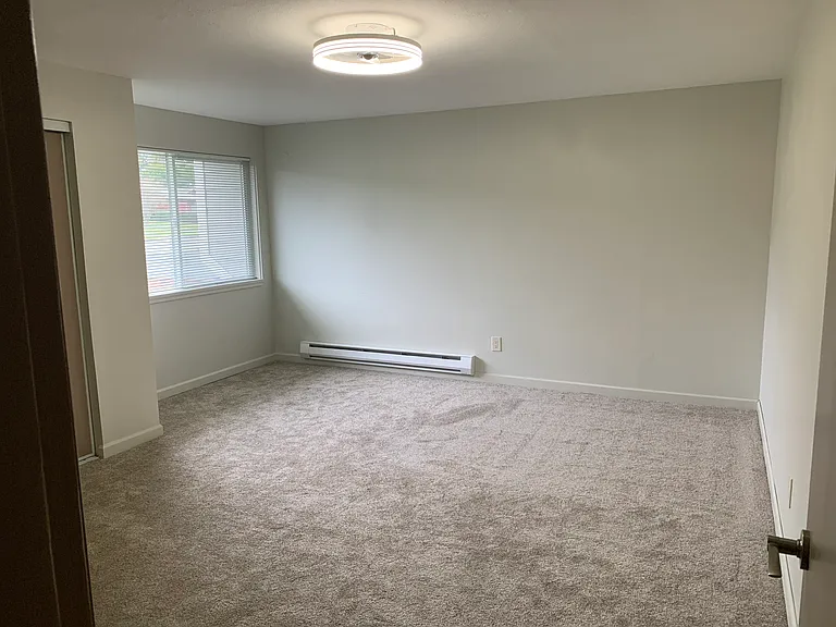 426 E Lauridsen Blvd #3 — Photo 5