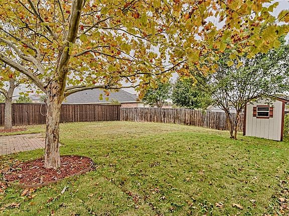 3rd image of 321 Fort Edward Dr