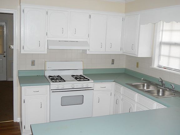 4th image of 2742 Crosshaven Dr
