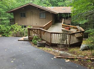 126 Long Ridge Dr, Hawley, PA 18428