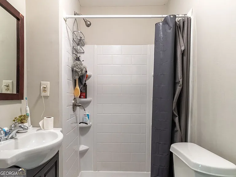 90 Martin Luther King Jr Dr — Photo 10