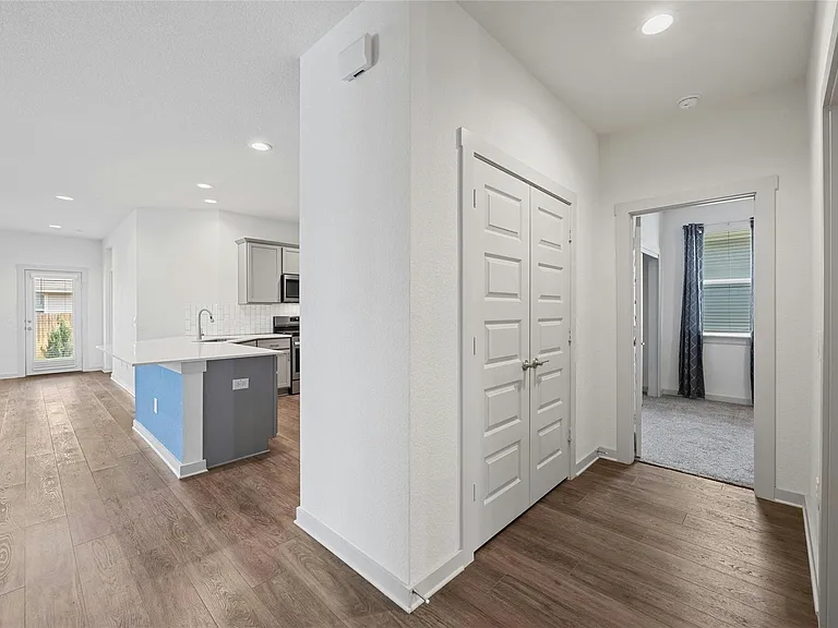 141 Parryi Cv — Photo 17