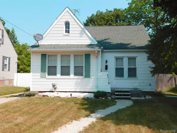 2718 Coventry Ct, Flint, MI 48503