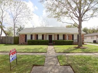 8907 Sharpview Dr, Houston, TX 77036