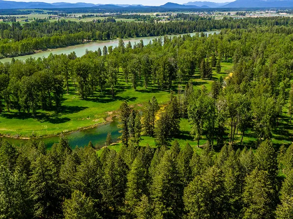 560 Windfield Ln, Columbia Falls, MT 59912