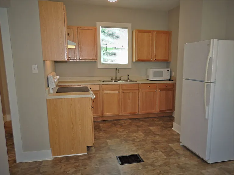 1106 Titus Ave — Photo 9