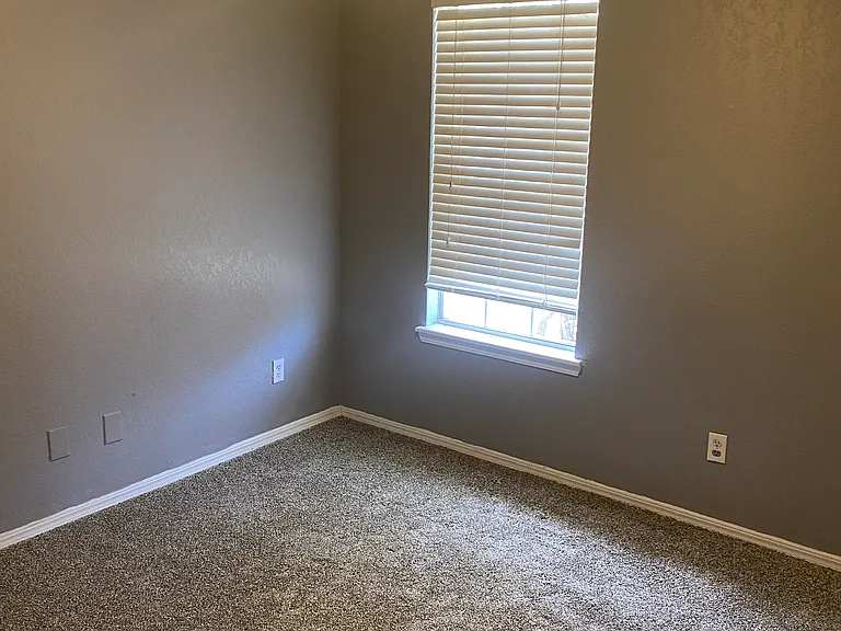 1924 Dakota Dr — Photo 15
