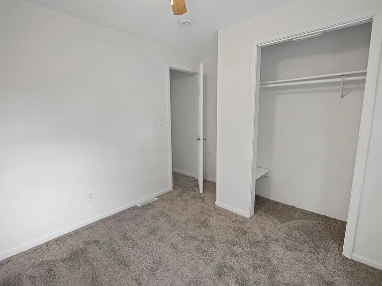 110 S Conrey St — Photo 12