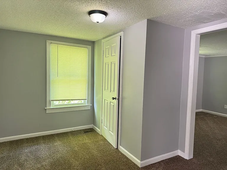 634 Lafayette Rd — Photo 17