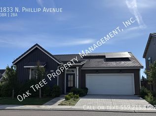 1833 N Phillip Ave, Clovis, CA 93619