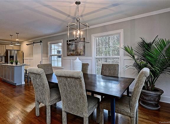 4th image of 301 Wilby Dr