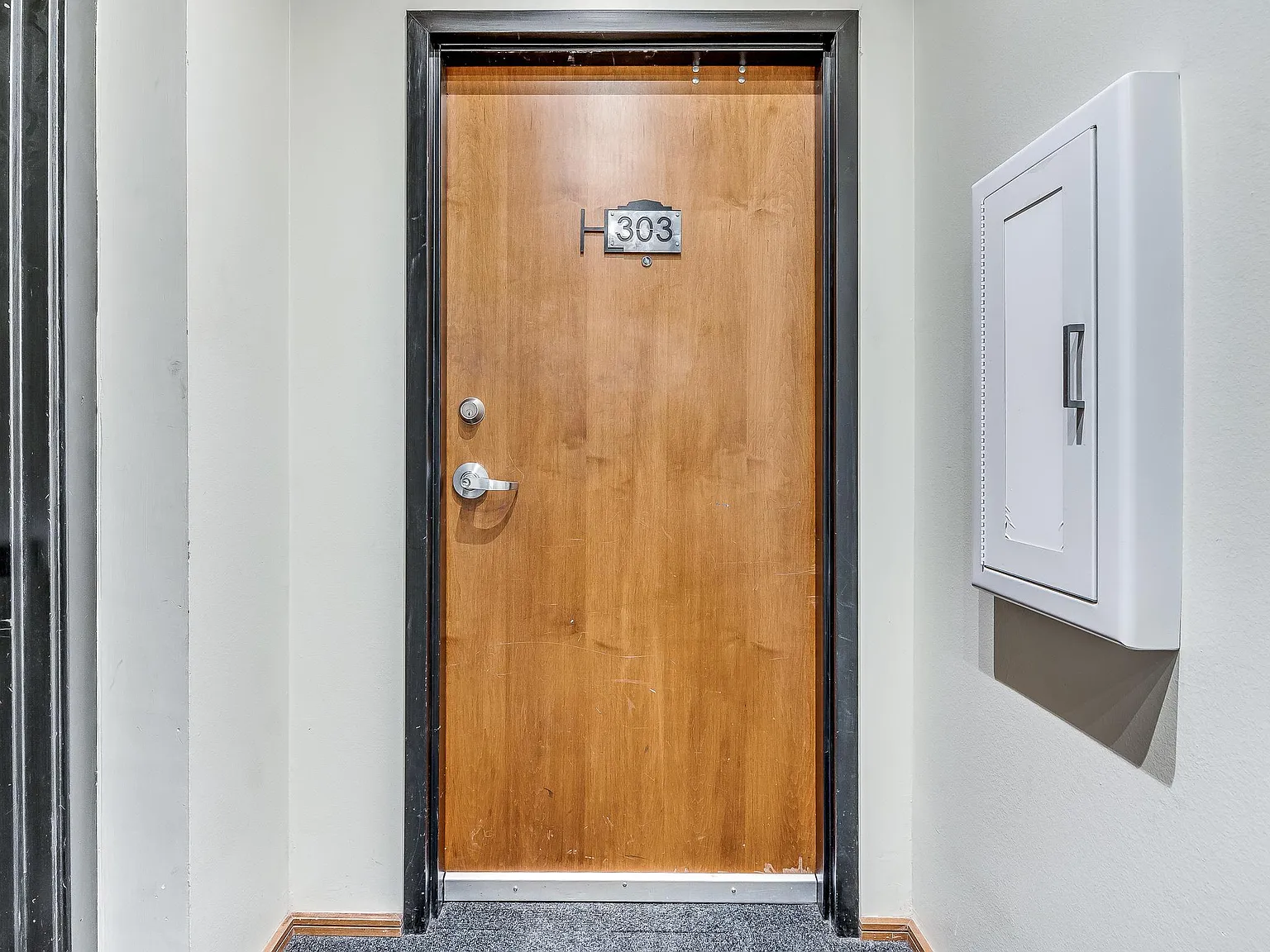 1209 N Harvey Ave — Photo 4
