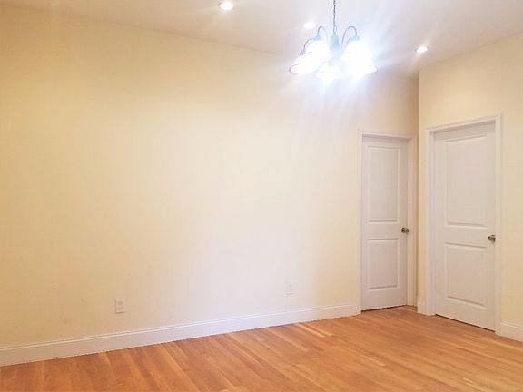 3rd image of 709 Dekalb Ave APT 9