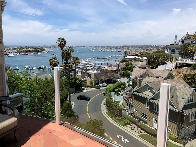 Carnation Ave — Photo 9
