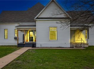 401 W Pine St, Abbott, TX 76621