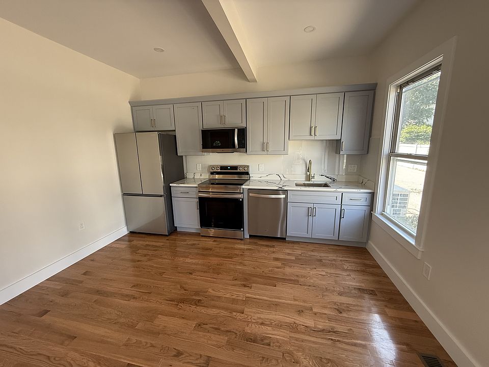 1st image of 5 Walnut Ave #1