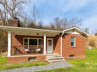 747 Petersburg Rd, Marshall, NC 28753