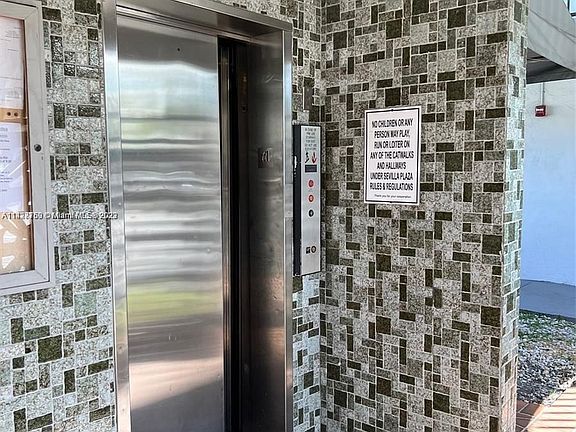 4th image of 16215 NE 18th Ct APT 212