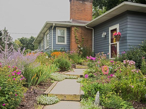 5th image of 2143 Engleside Dr SE