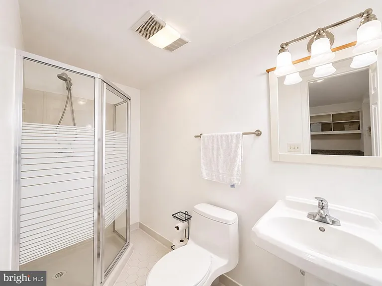 14047 Sable Ct — Photo 29