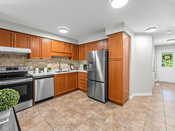 4th image of 30 Vaughan St #68